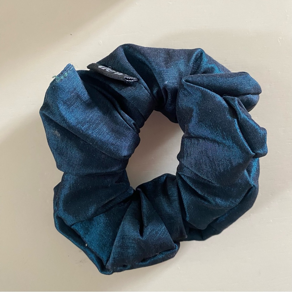 5 Scrunchie Bundle - Picture 3 of 6